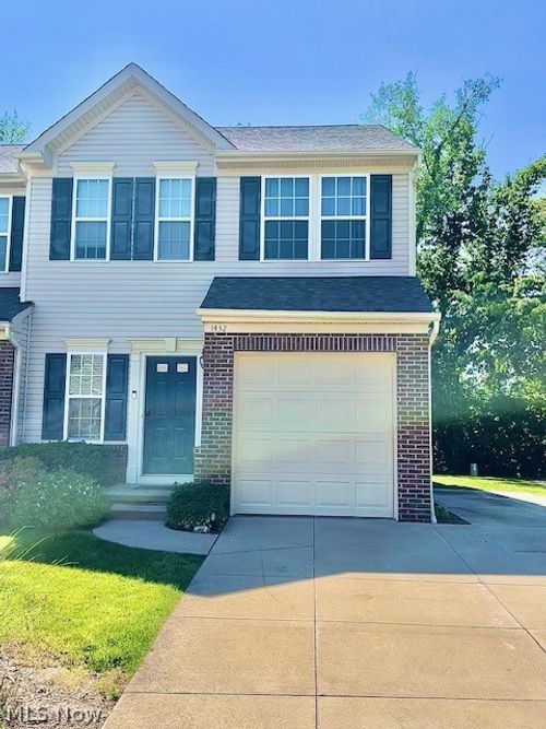 1432 Wellingshire Cir, Cuyahoga Falls, OH, 44221-5196 | Card Image