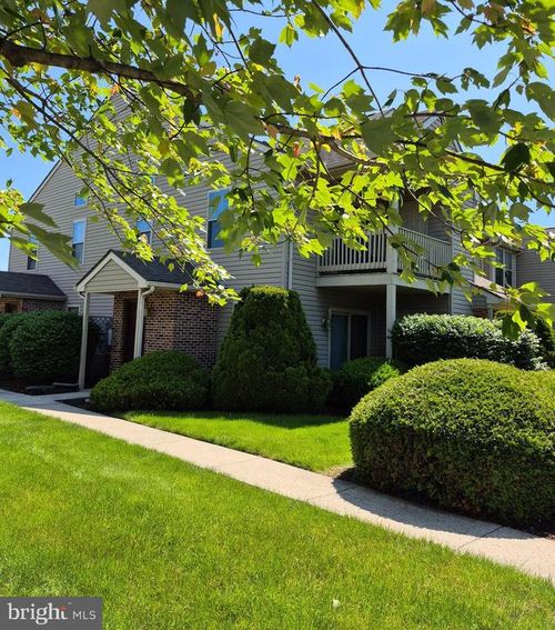 11 Wiltshire East St, CARLISLE, PA, 17015-4394 | Card Image