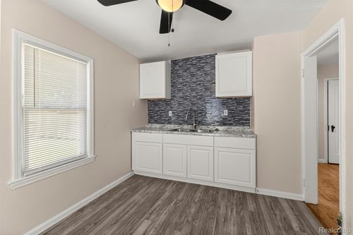 19327 Sunset St, Detroit, MI, 48234-2049 | Card Image