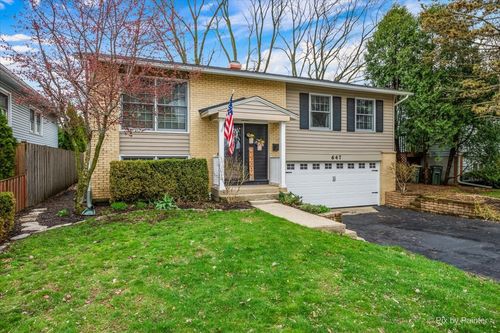 647 N Ridgemoor Ave, Mundelein, IL, 60060-1651 | Card Image