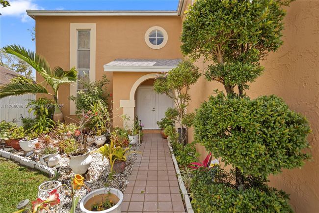 3261 Salinas Way, House other with 4 bedrooms, 2 bathrooms and null parking in Miramar FL | Image 4