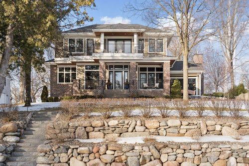 373 Park St E, Wayzata, MN, 55391-1040 | Card Image
