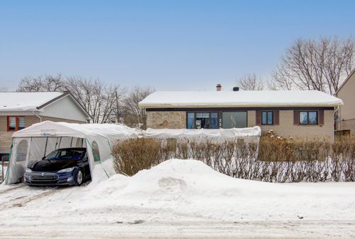 2350 Rue Richmond, Laval, QC, H7K1Z5 | Card Image