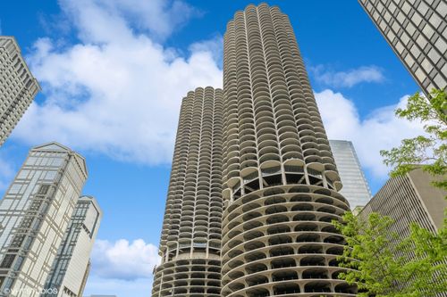 apt-5503-300 State St, Chicago, IL, 60654-5471 | Card Image