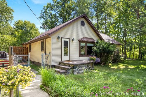 3497 W Baseline Road, White Cloud, MI, 49349 | Card Image