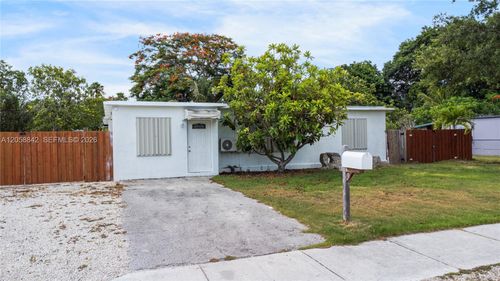 15431 Harding Ln, Homestead, FL, 33033-2610 | Card Image