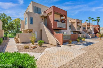 2715 - 3600 N Hayden Road, Condo with 1 bedrooms, 1 bathrooms and null parking in Scottsdale AZ | Image 1