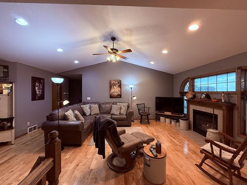 1402 William Ave, Montevideo, MN, 56265-2262 | Card Image