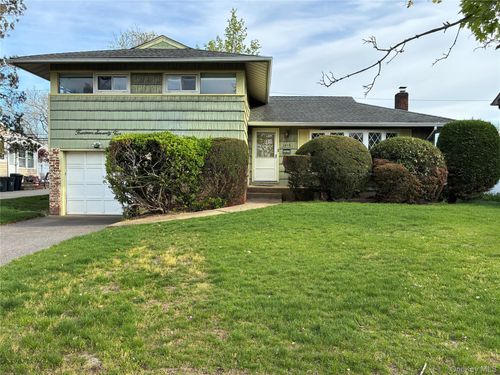 1474 Stephen Marc Ln, East Meadow, NY, 11554-2209 | Card Image