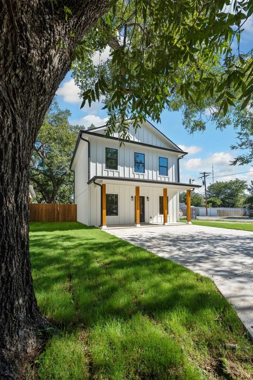301 Live Oak, Valley Mills, TX, 76689-4447 | Card Image