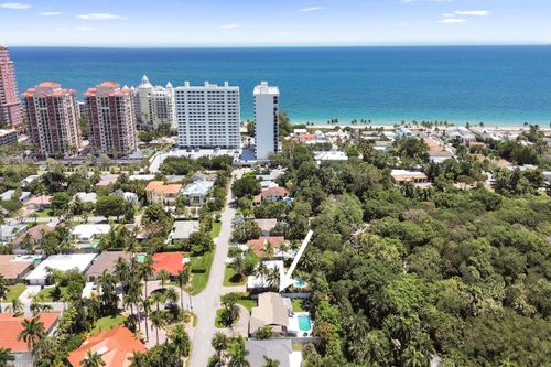 3036 Ne 19th St, Fort Lauderdale, FL, 33305-1802 | Card Image