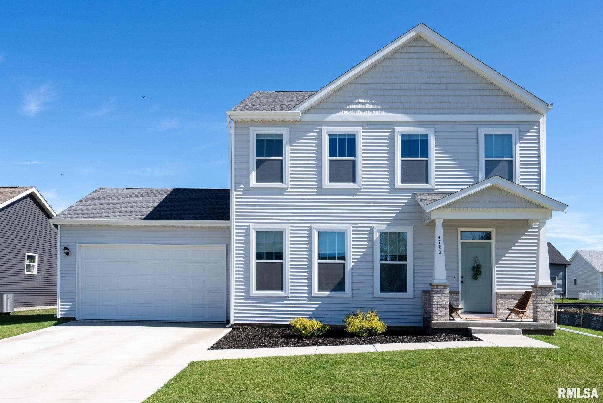 11th St, Davenport, IA 52804