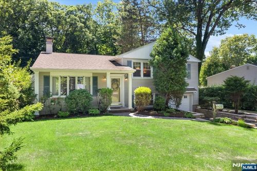 85 Page Drive, Oakland, NJ, 07436 | Card Image