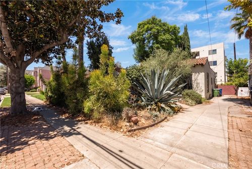 11209 La Maida St, North Hollywood, CA, 91601-4512 | Card Image