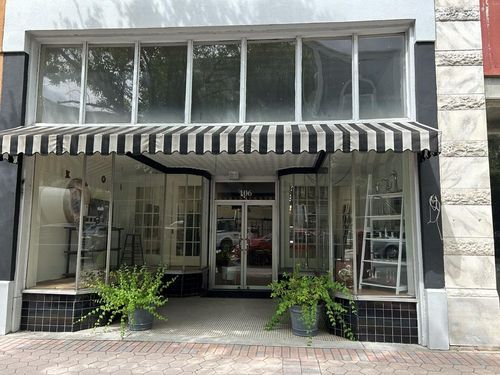 106 N Patterson St, Valdosta, GA, 31601-5570 | Card Image