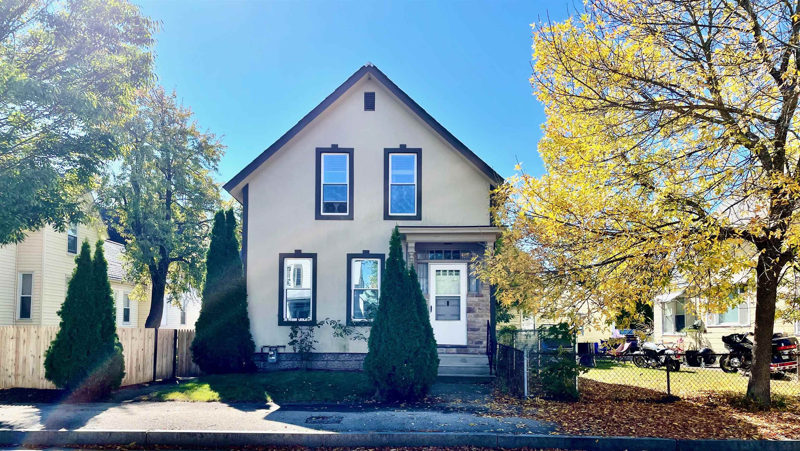 Laurel St, Manchester, NH 03103