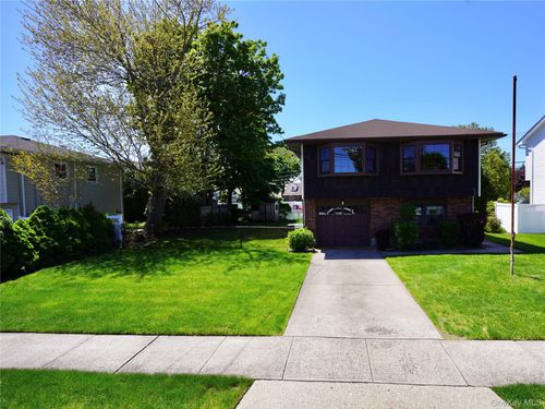 9 John Street, Hempstead, NY, 11714 | Card Image