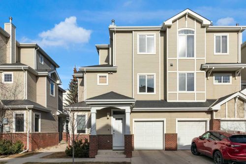 902-8000 Wentworth Dr Sw, Calgary, AB, T3H5K9 | Card Image