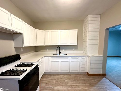 1214 Division St, Webster City, IA, 50595-1915 | Card Image