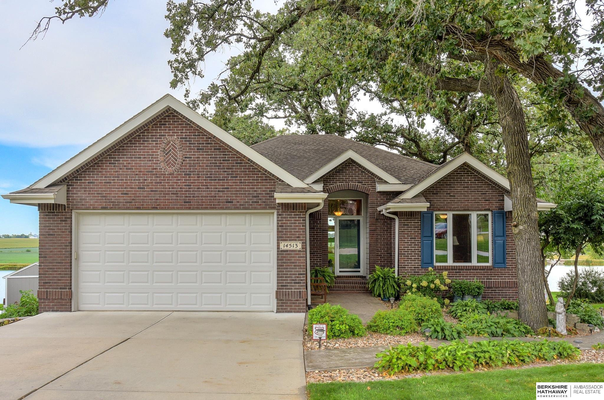 Elder Cir, Plattsmouth, NE 68048