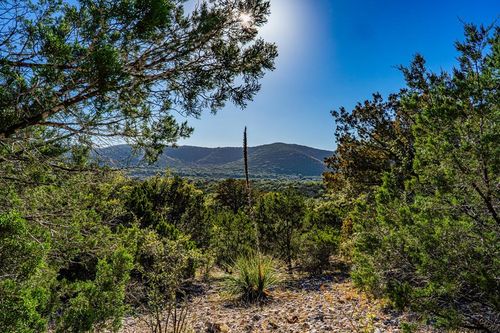 28 Frio Canyon Loop, ConCan, TX, 78838-3863 | Card Image