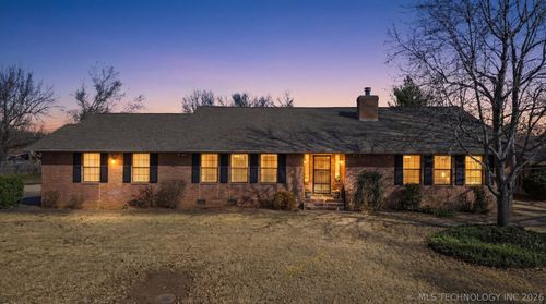 2601 E 57th St, Tulsa, OK, 74105-7351 | Card Image