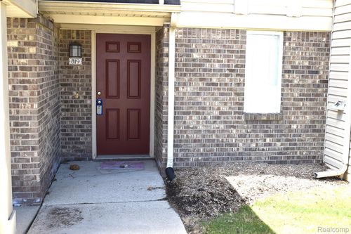 819 Brandon Ave, Pontiac, MI, 48340-1382 | Card Image