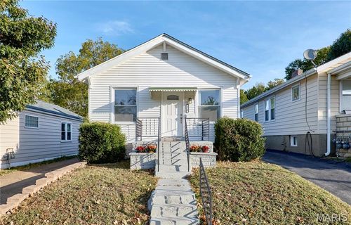 6339 Marquette Ave, Saint Louis, MO, 63139-2036 | Card Image