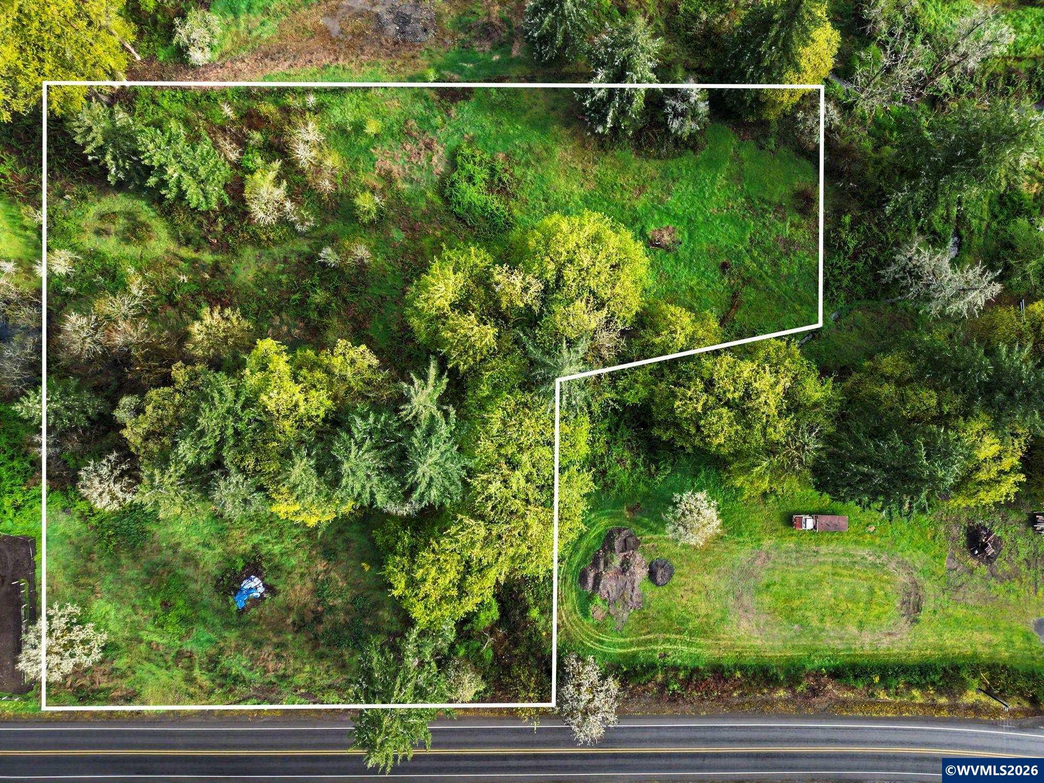 Land in Lyons 4
