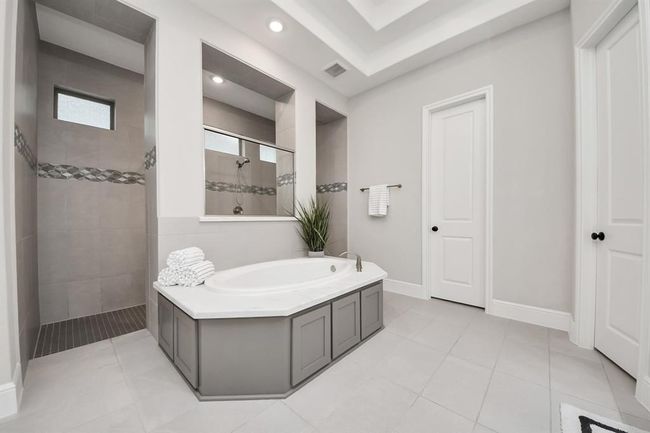 12813 N Palomino Lake Cir, House other with 4 bedrooms, 4 bathrooms and 3 parking in Cypress TX | Image 39