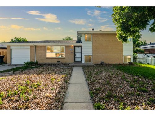 3055 Carson St, Aurora, CO, 80011-2221 | Card Image