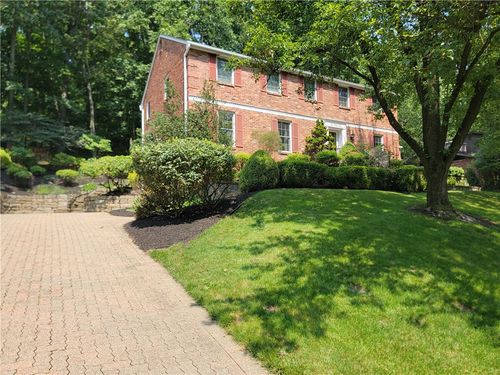 121 Berwyn Rd, Pittsburgh, PA, 15237-2803 | Card Image