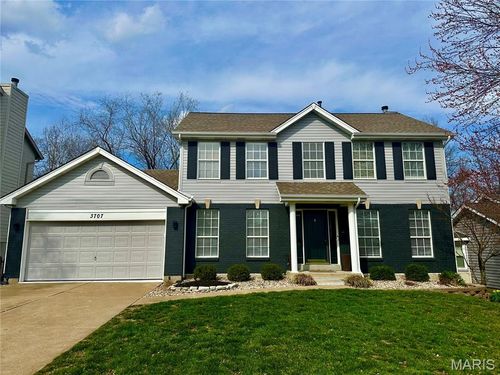 3707 Summit Dr, Saint Charles, MO, 63303-1915 | Card Image
