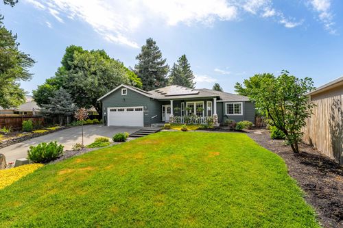 2556 Waters Edge Way, Medford, OR, 97504-5186 | Card Image