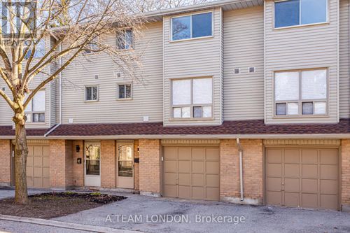 77-35 Waterman Ave, London, ON, N6C5T4 | Card Image