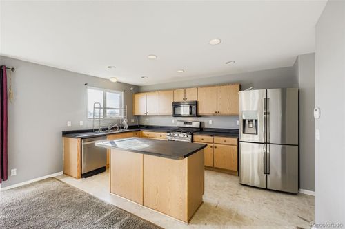 5528 Lewiston Ct, Denver, CO, 80239-7020 | Card Image