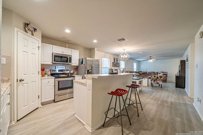 14616 Stable Spgs, House other with 4 bedrooms, 2 bathrooms and null parking in Elmendorf TX | Image 4
