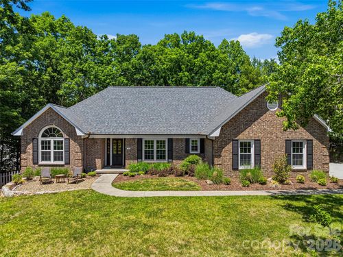 18 High Bluff Dr, Weaverville, NC, 28787-8902 | Card Image