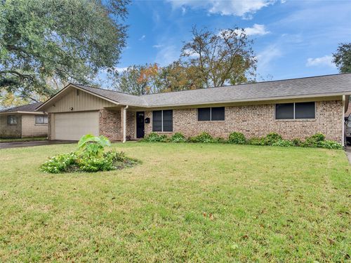 2825 Encino Ave, Bay City, TX, 77414-2743 | Card Image