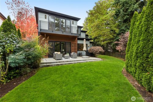 7002 93rd Ave Se, Mercer Island, WA, 98040-5440 | Card Image