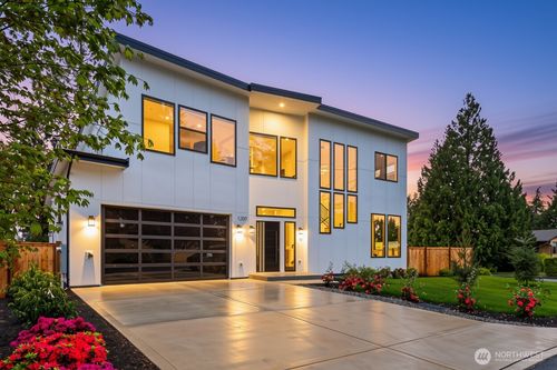 1207 145th Ave Se, Bellevue, WA, 98007-5634 | Card Image