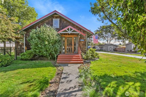 11339 N Skagit St, Burlington, WA, 98233-1474 | Card Image