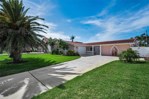 111 17th St, BELLEAIR BEACH, FL, 33786-3311 | Card Image