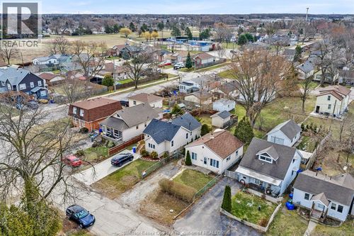 683 Stanley St, Windsor, ON, N8X3B3 | Card Image