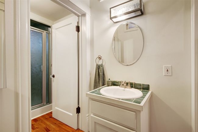 Bathroom downstairs | Image 29