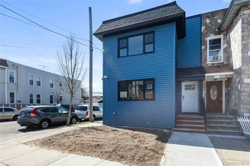 8734 132nd St, Richmond Hill, NY, 11418-2805 | Card Image