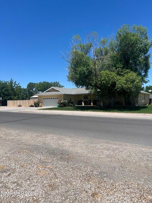 280 Hunter Park Way, Fallon, NV, 89406-8480 | Card Image