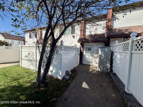 101 N Gannon Ave, Staten Island, NY, 10314-4339 | Card Image
