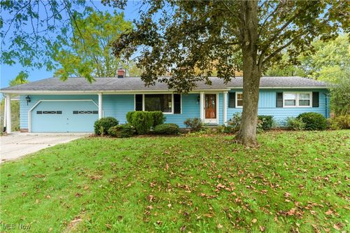 8271 Pheasant Ave Nw, North Canton, OH, 44720-5069 | Card Image