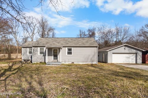 466 Hidden Valley Rd, Clinton, TN, 37716-5831 | Card Image